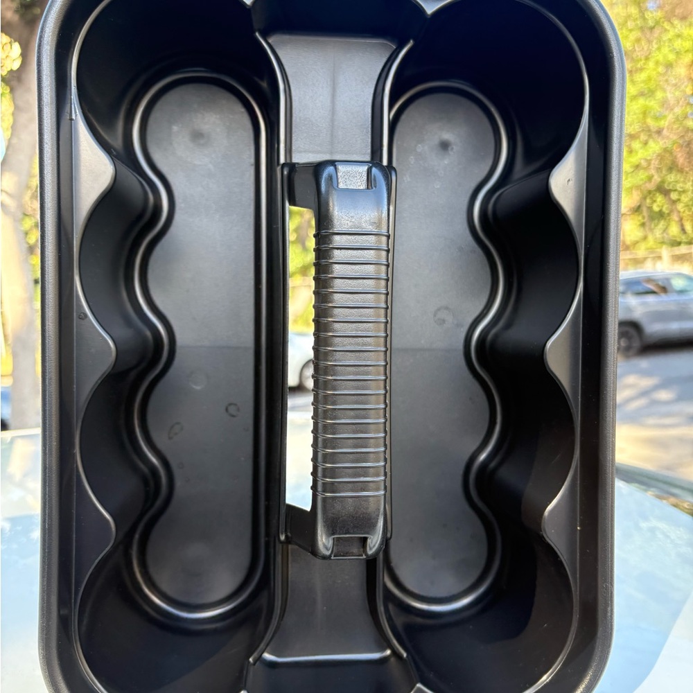 Black drink carrier